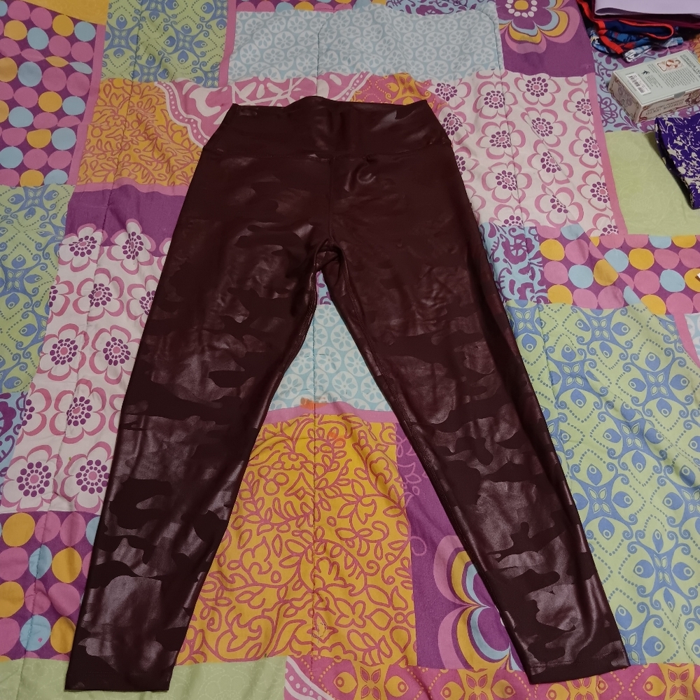 Sage 🐥 camouflage leggings L